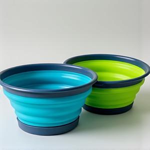 Collapsible travel dog bowl